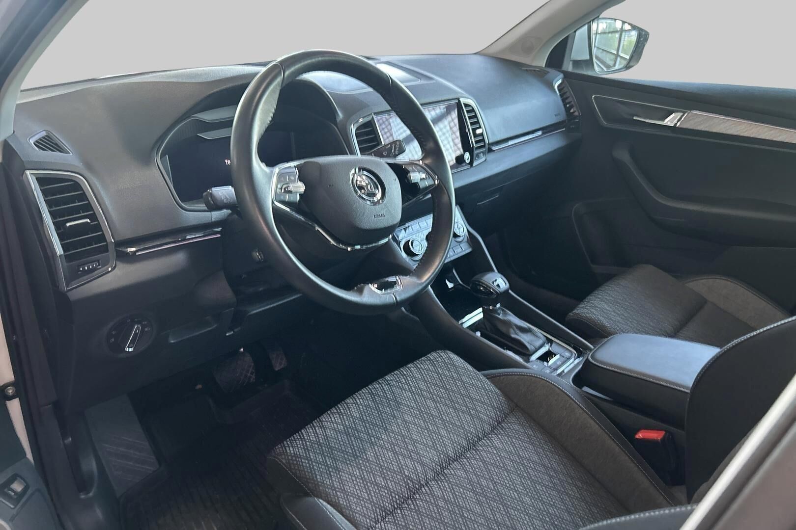 Skoda Karoq iso kuva 2