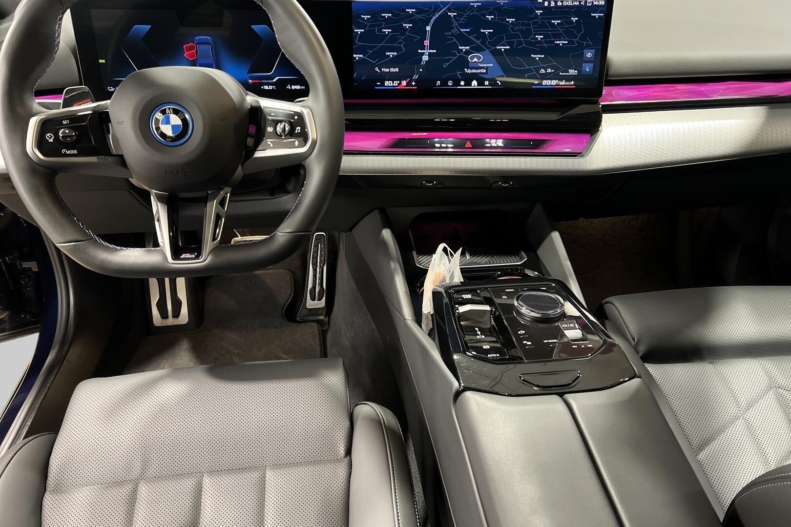 BMW i5 iso kuva 10