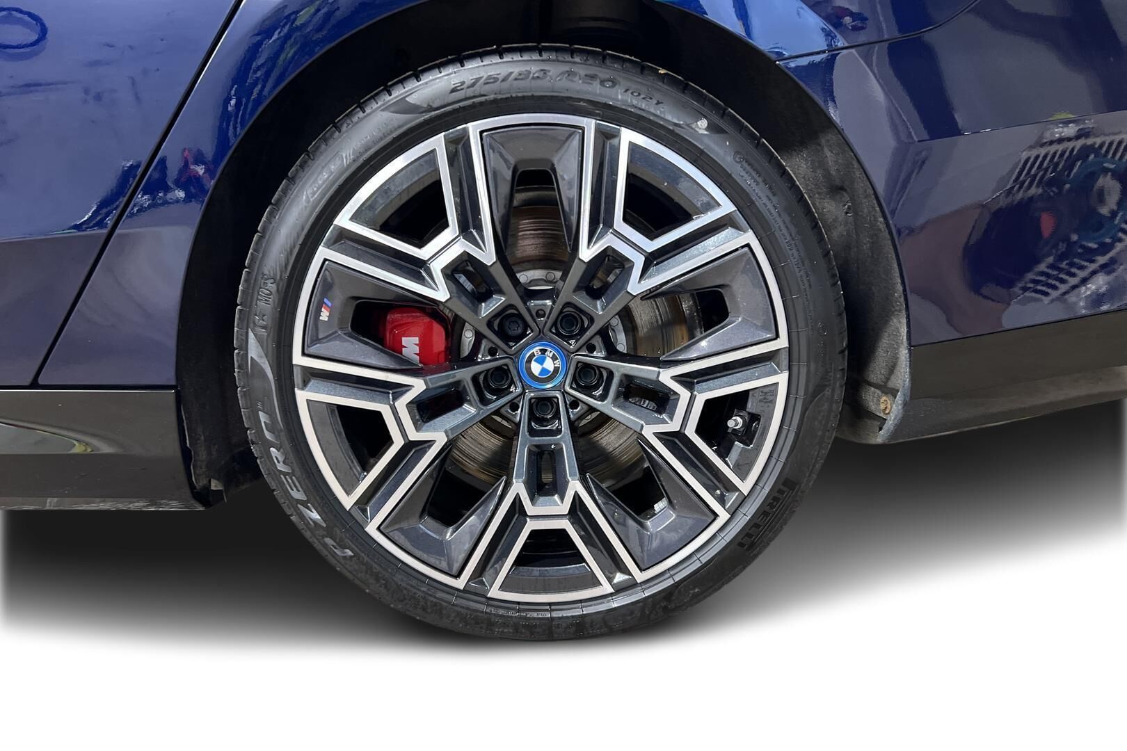 BMW i5 iso kuva 12