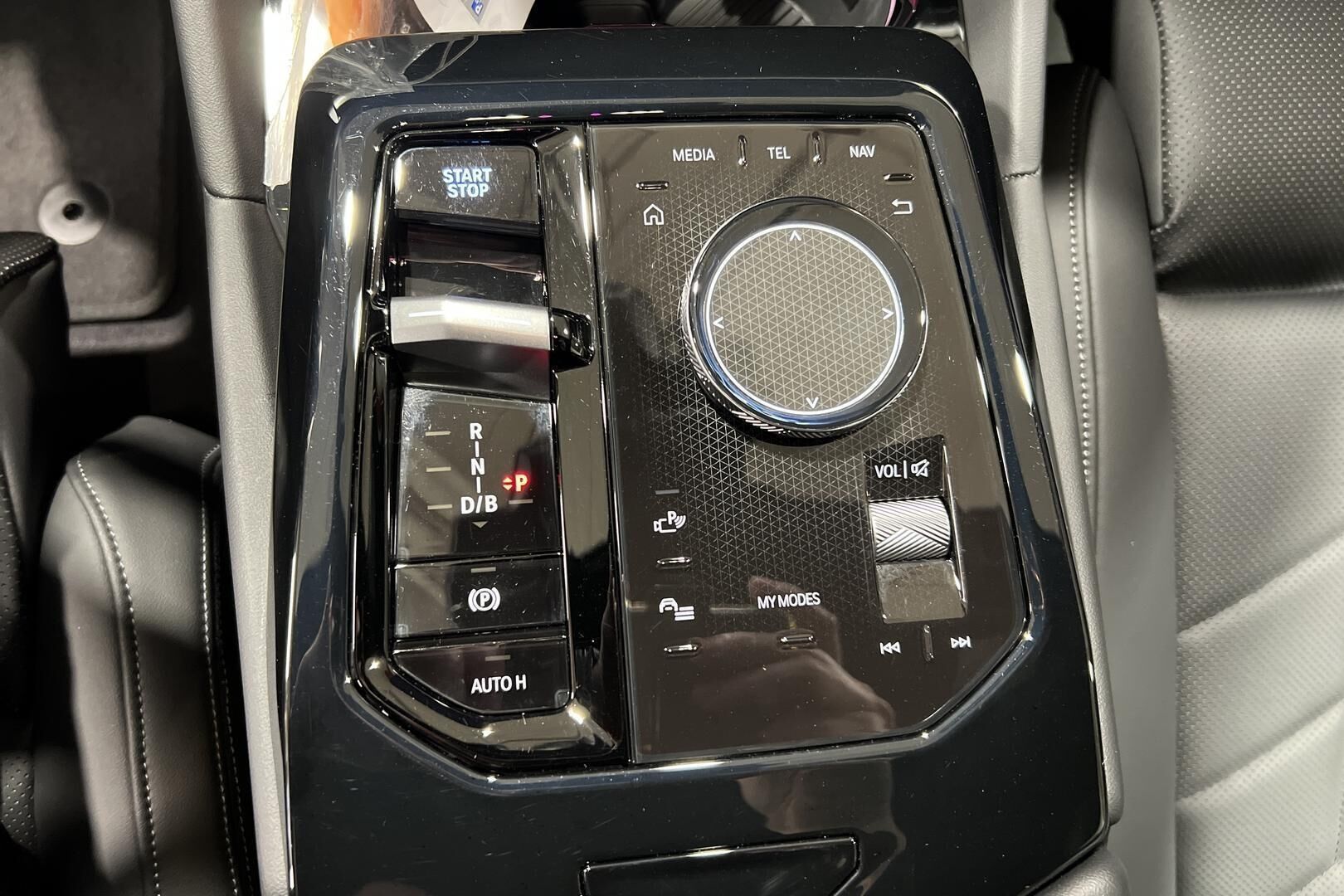 BMW i5 iso kuva 21