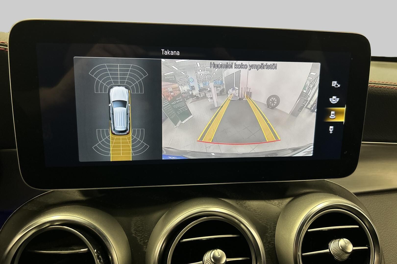 Mercedes-Benz GLC iso kuva 18