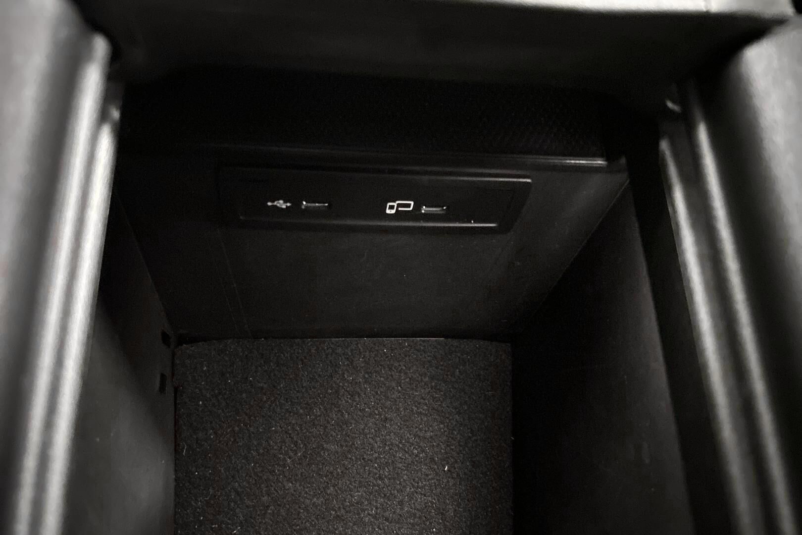 Mercedes-Benz GLC iso kuva 21