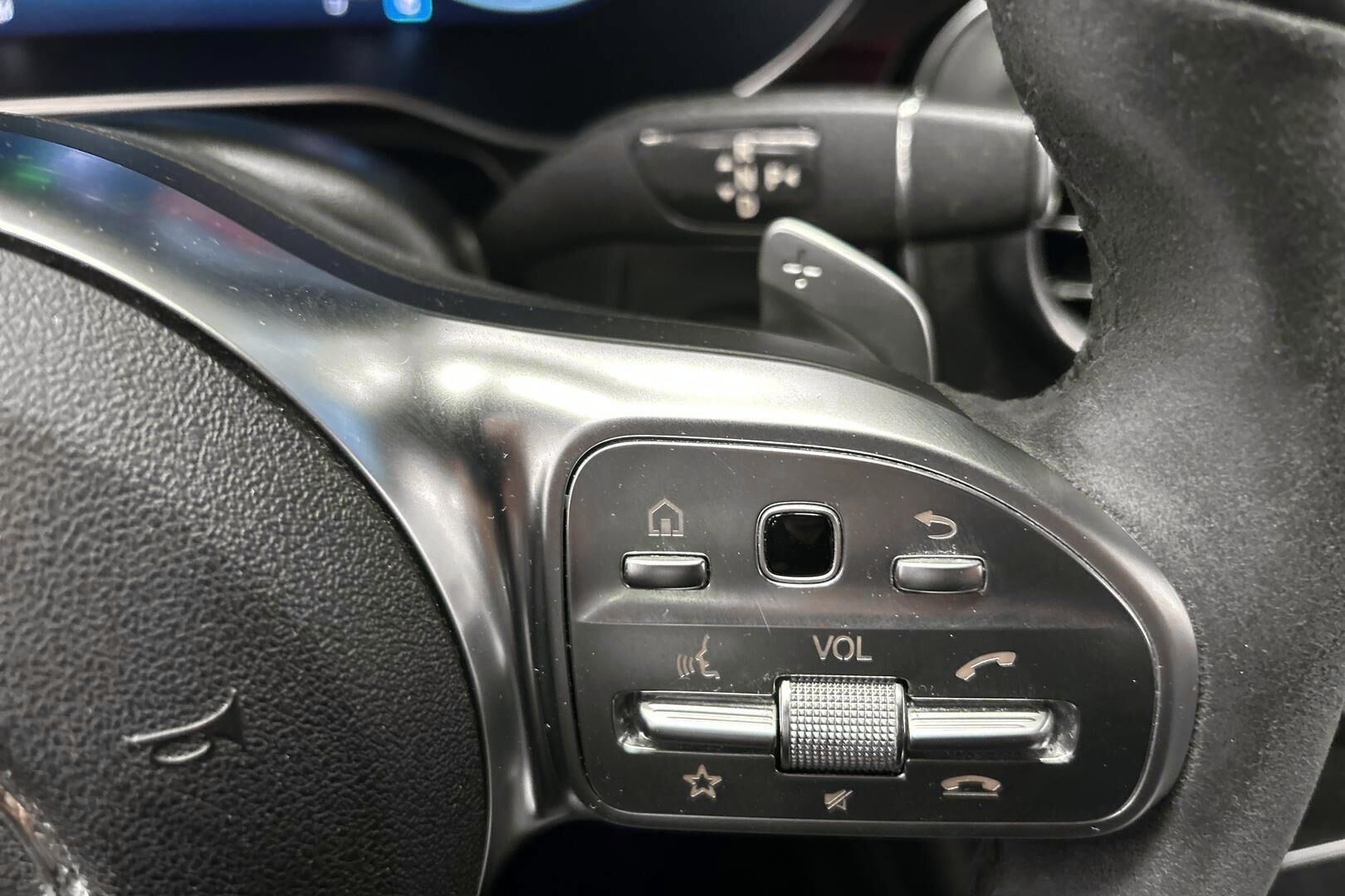 Mercedes-Benz GLC iso kuva 23