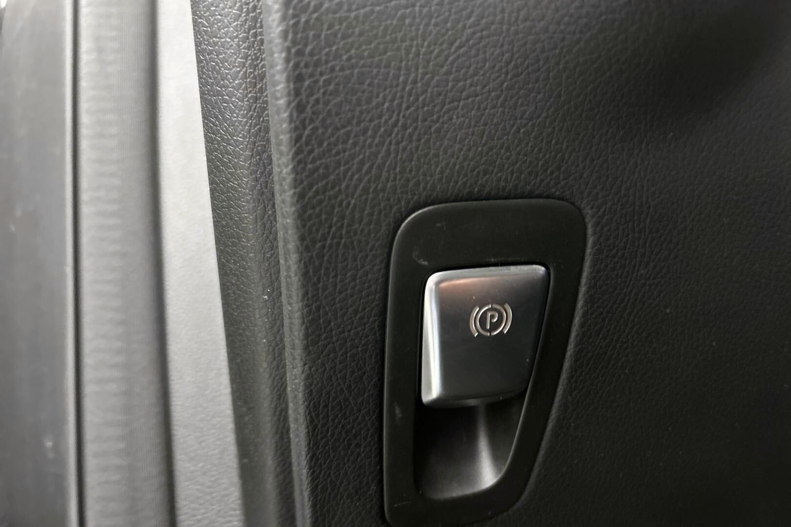 Mercedes-Benz GLC iso kuva 26