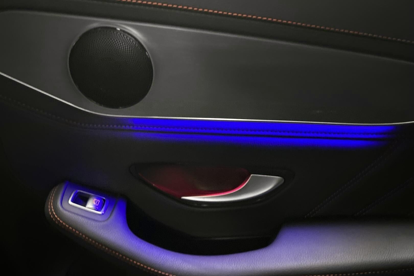 Mercedes-Benz GLC iso kuva 36