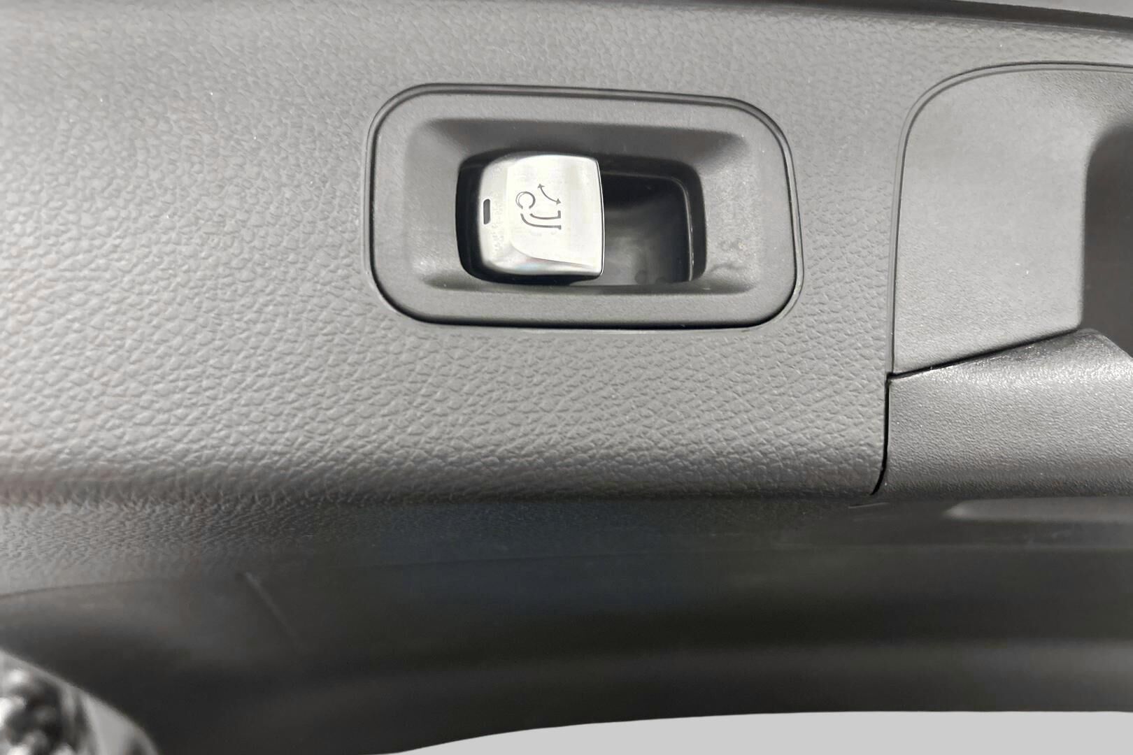 Mercedes-Benz GLC iso kuva 39