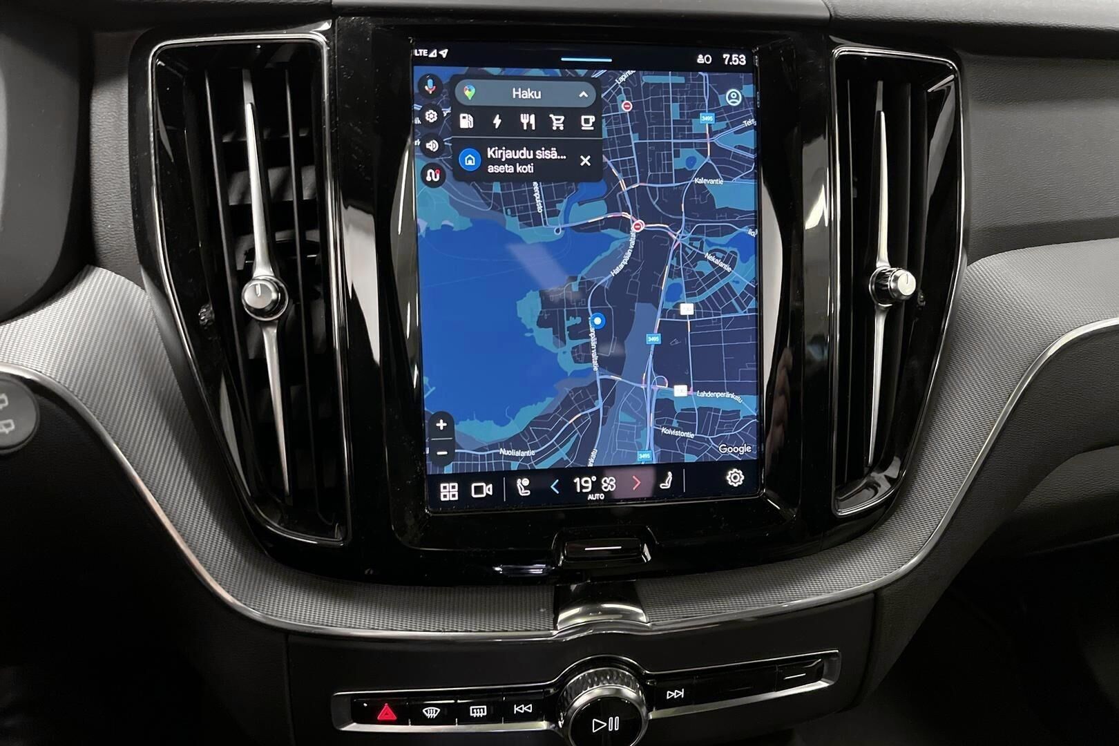 Volvo XC60 iso kuva 15