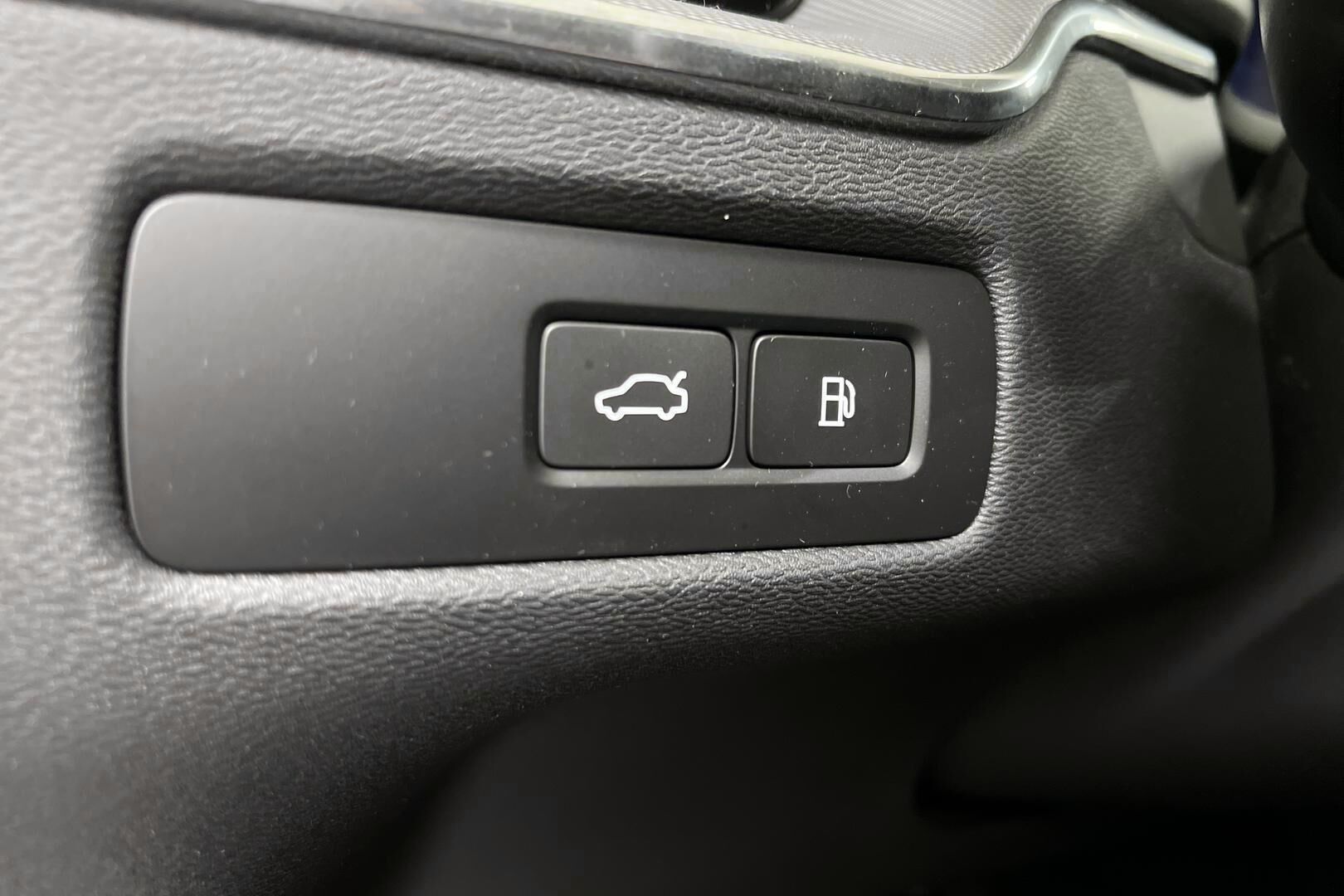 Volvo XC60 iso kuva 19