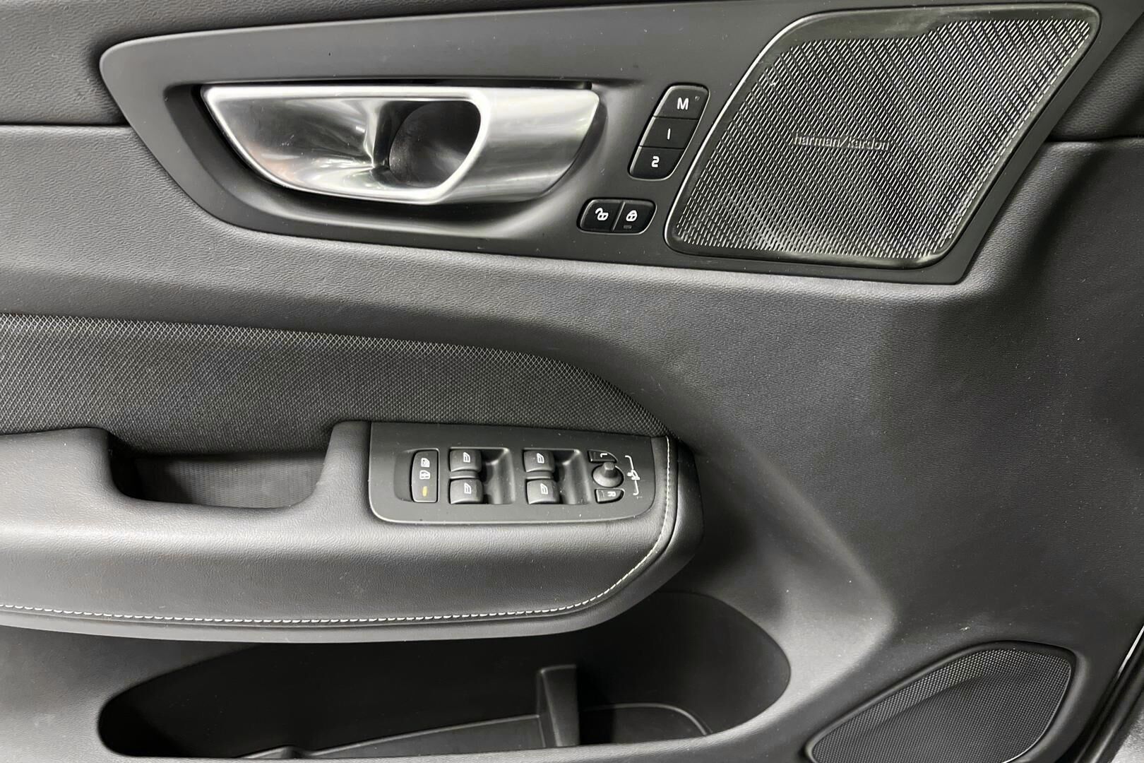 Volvo XC60 iso kuva 20
