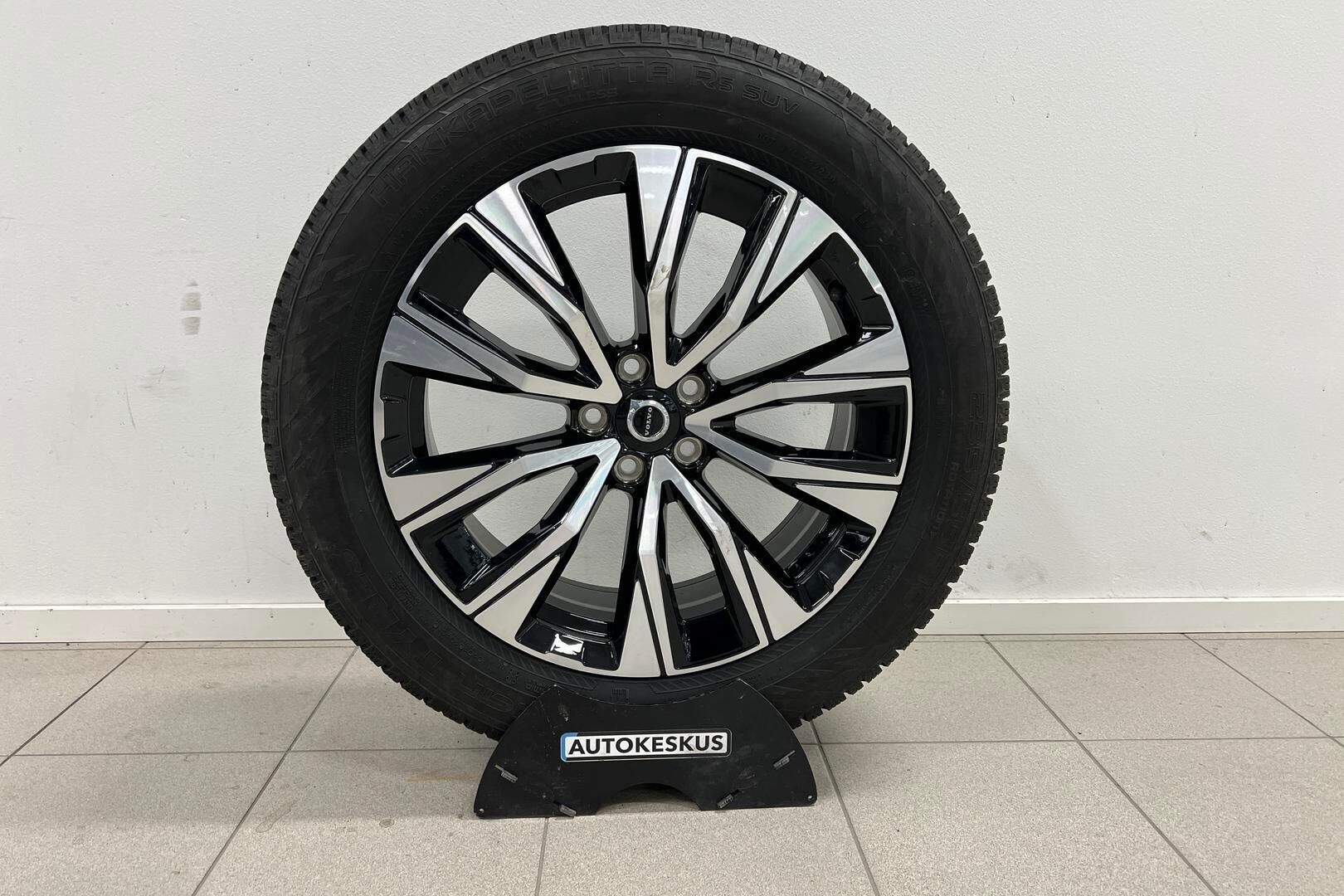 Volvo XC60 iso kuva 22