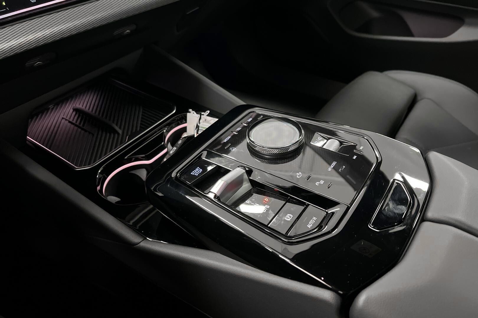 BMW i5 iso kuva 11