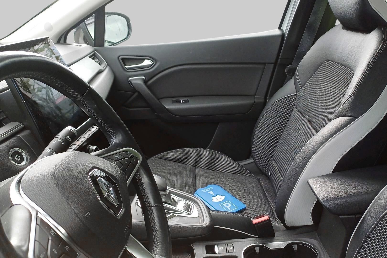 Renault Captur iso kuva 2