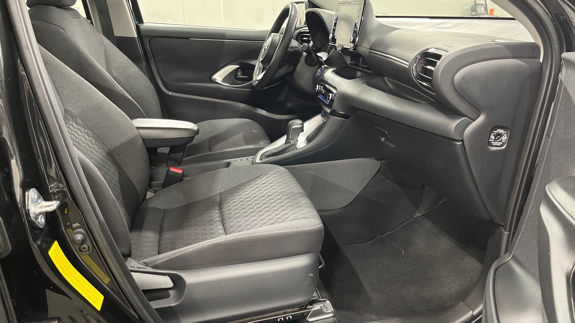 Toyota Yaris iso kuva 16