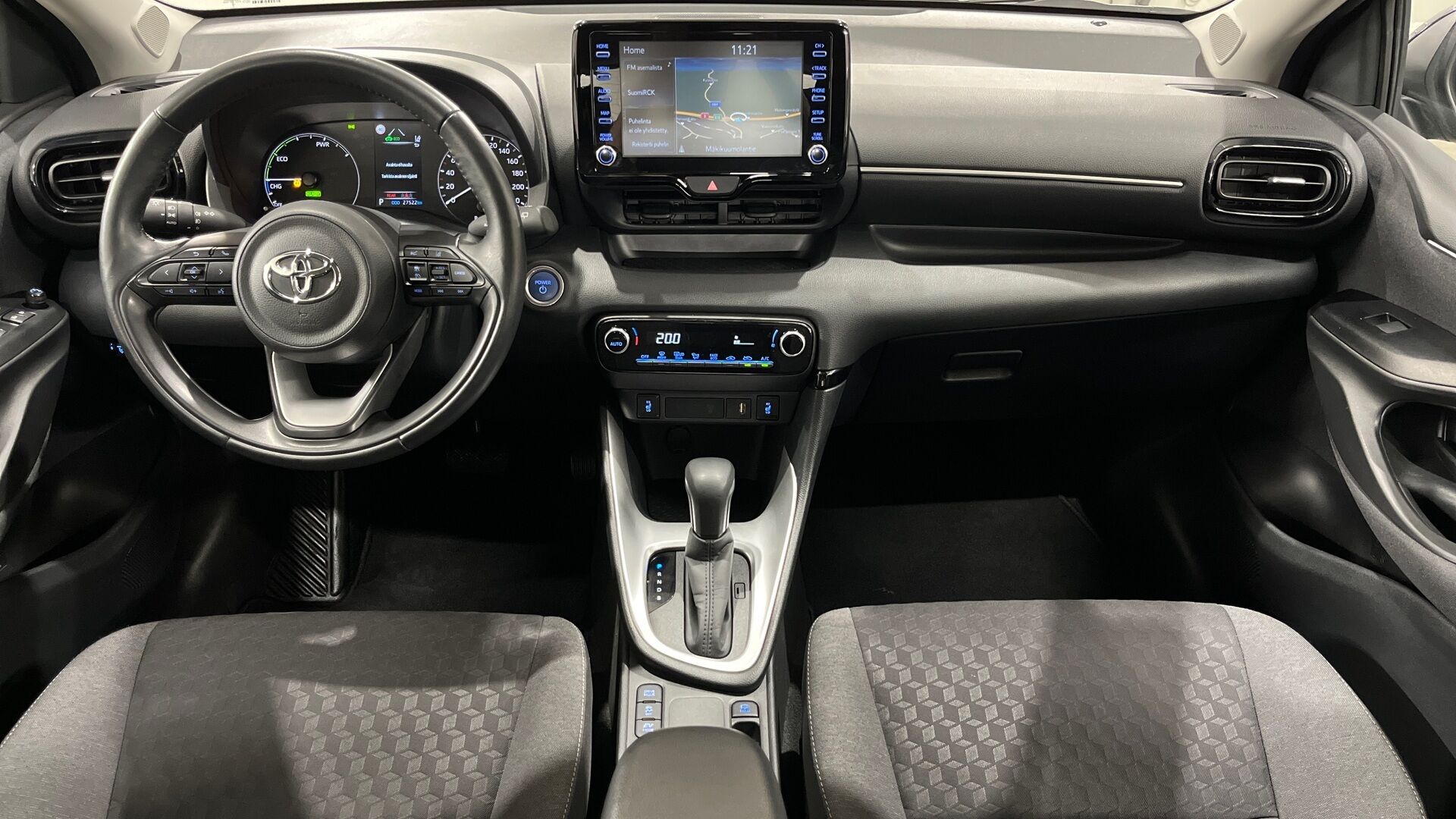 Toyota Yaris iso kuva 9