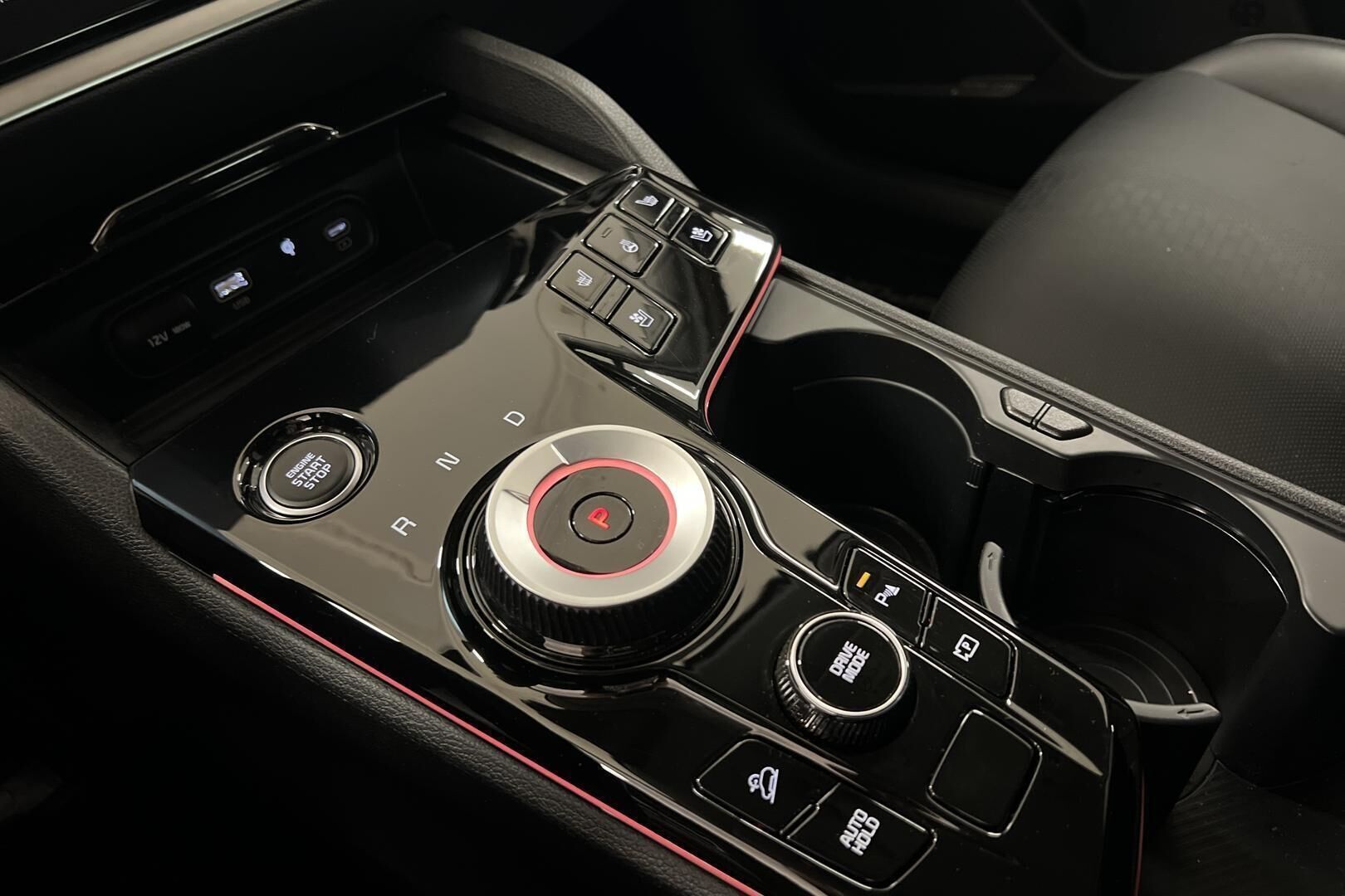 Kia Sportage iso kuva 15