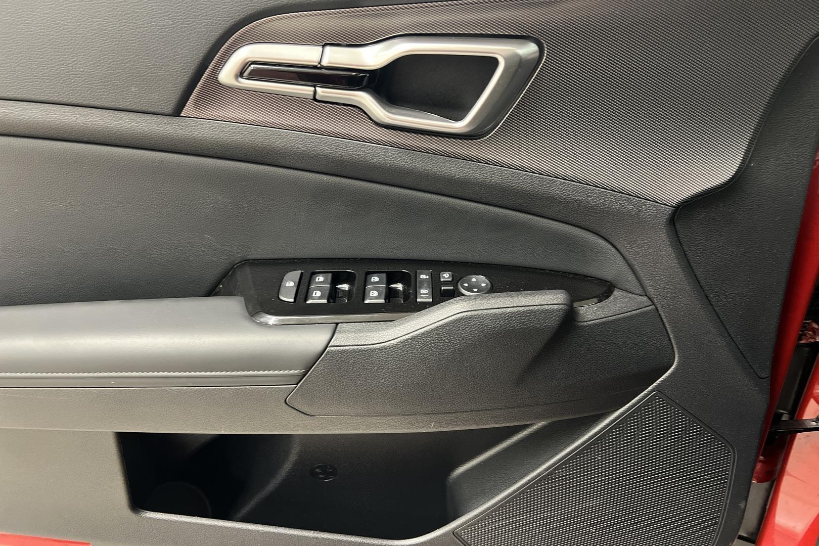 Kia Sportage iso kuva 19