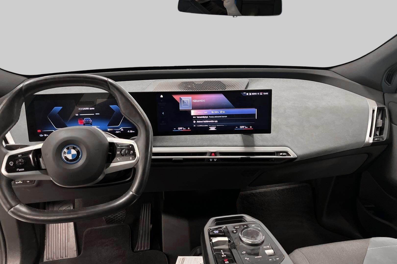 BMW iX iso kuva 9