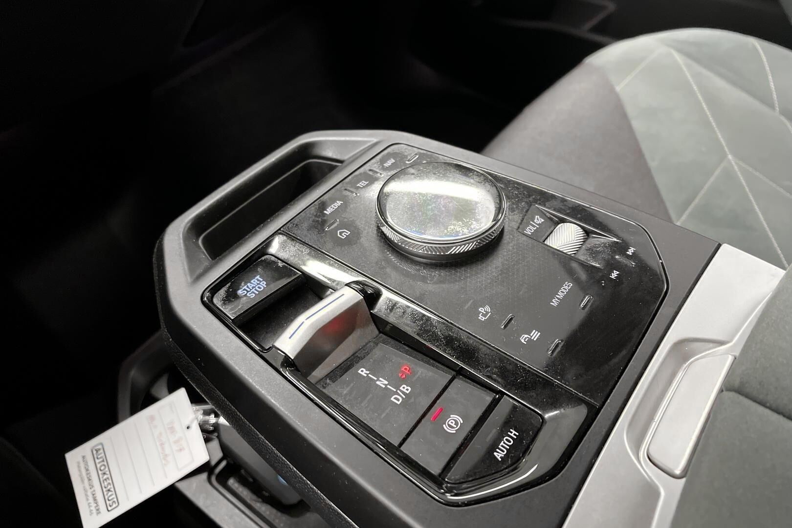 BMW iX iso kuva 19