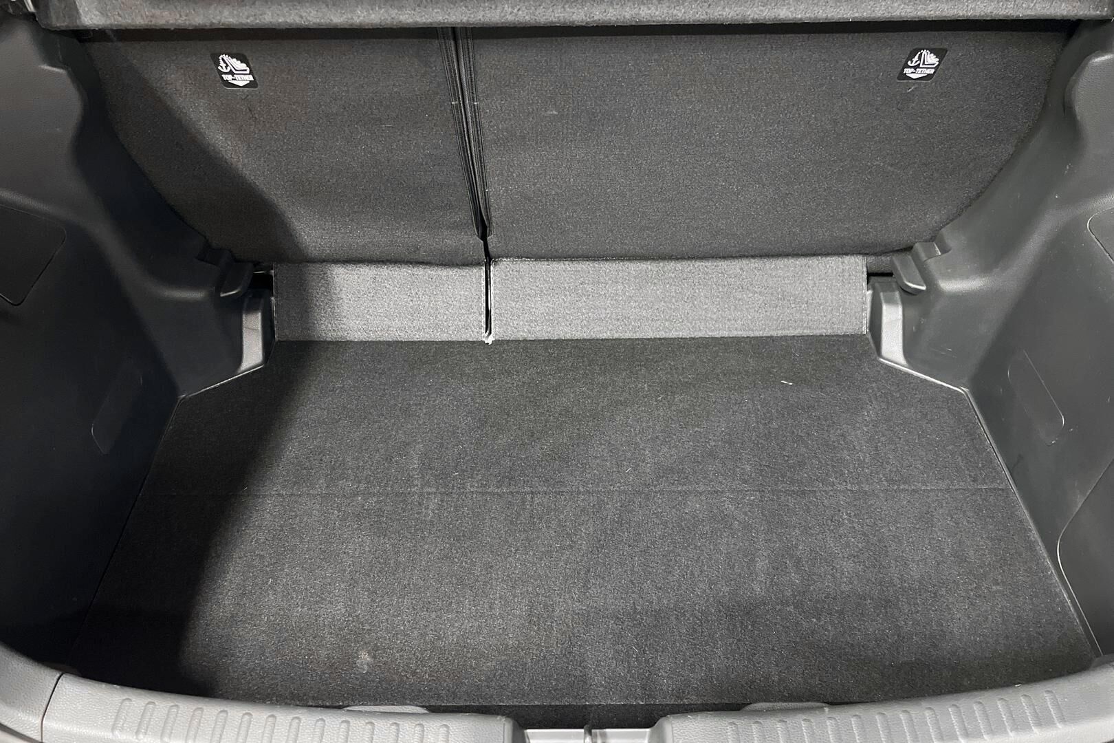 Toyota Yaris iso kuva 11