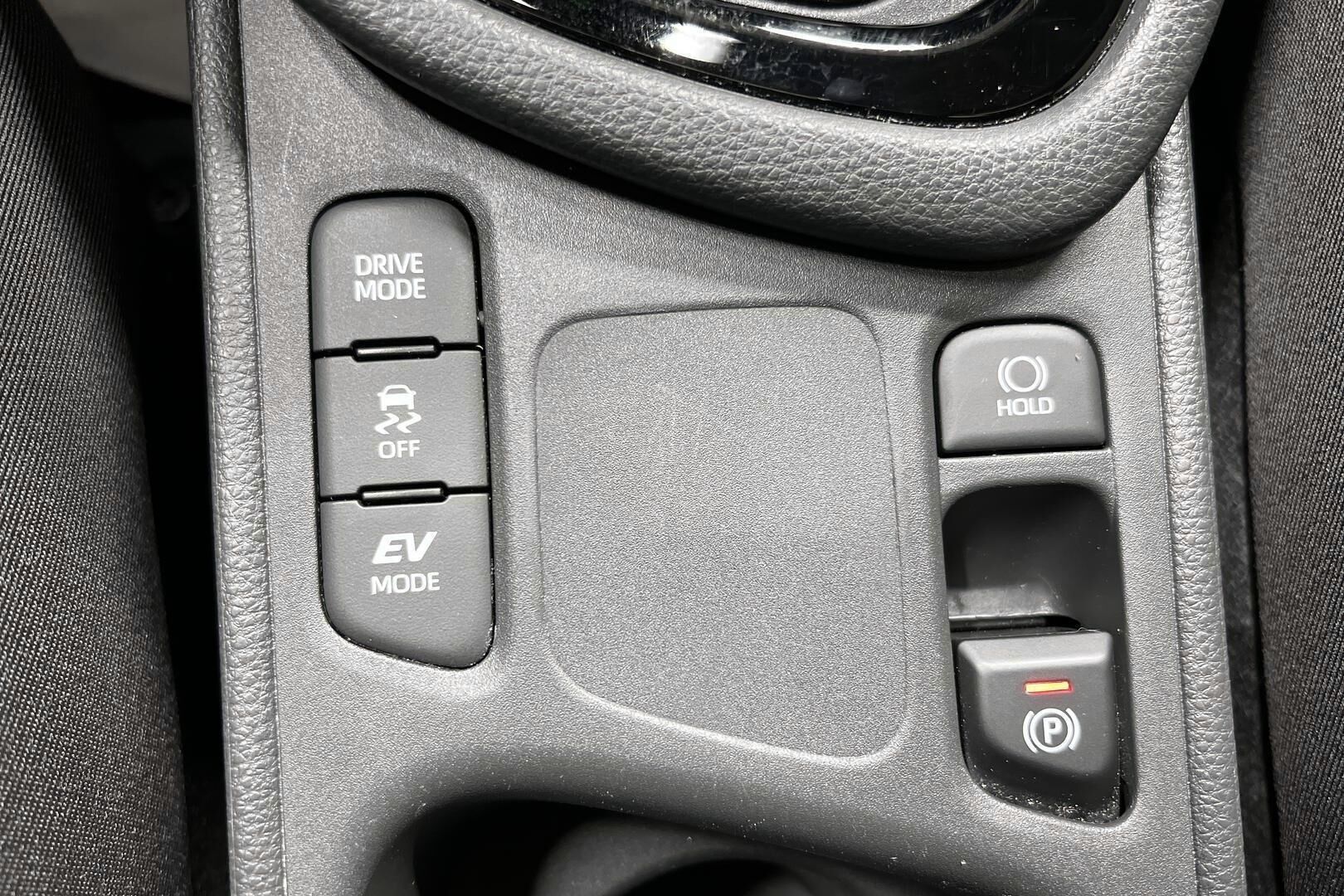 Toyota Yaris iso kuva 15