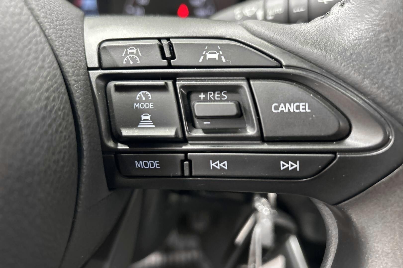 Mazda Mazda2 Hybrid iso kuva 12