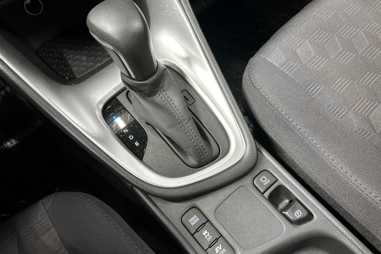 Mazda Mazda2 Hybrid iso kuva 16