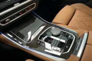 BMW X5 esikatselu 14