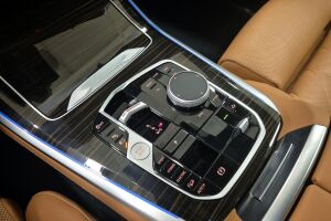 BMW X5 esikatselu 16