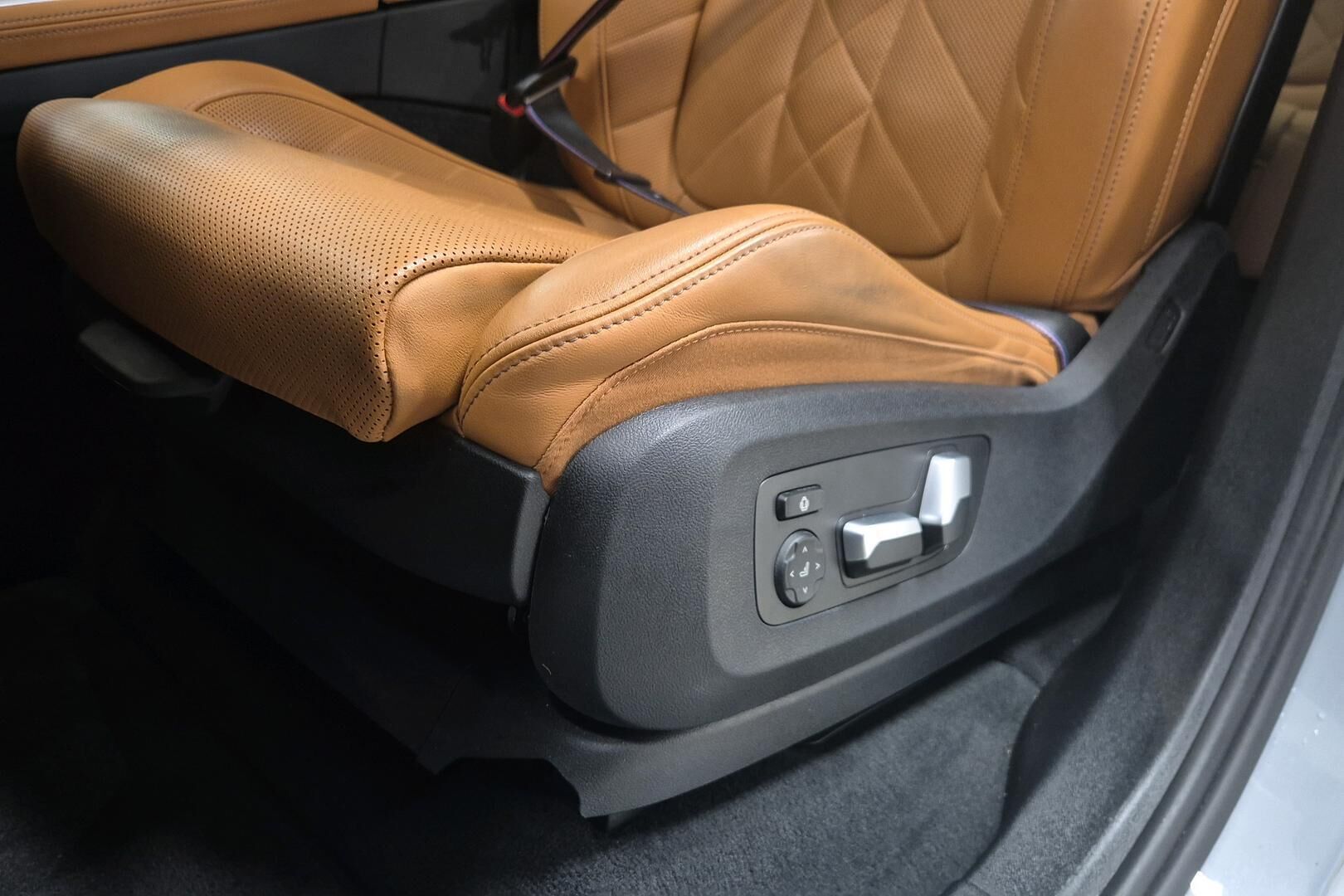 BMW X5 iso kuva 21