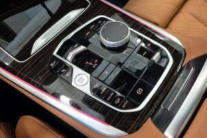 BMW X5 esikatselu 16