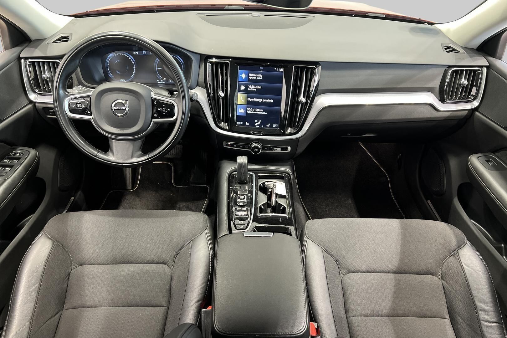 Volvo V60 iso kuva 11