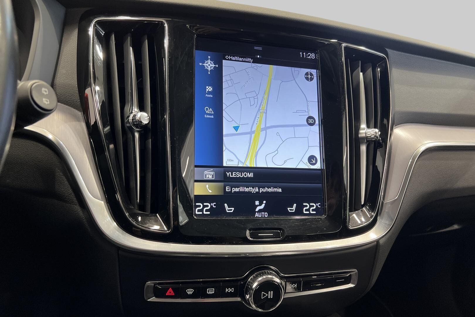 Volvo V60 iso kuva 29
