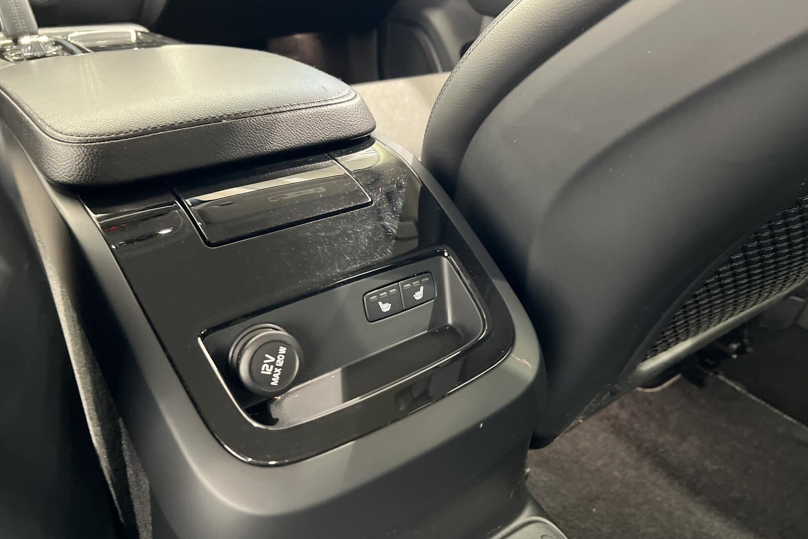 Volvo V60 iso kuva 24