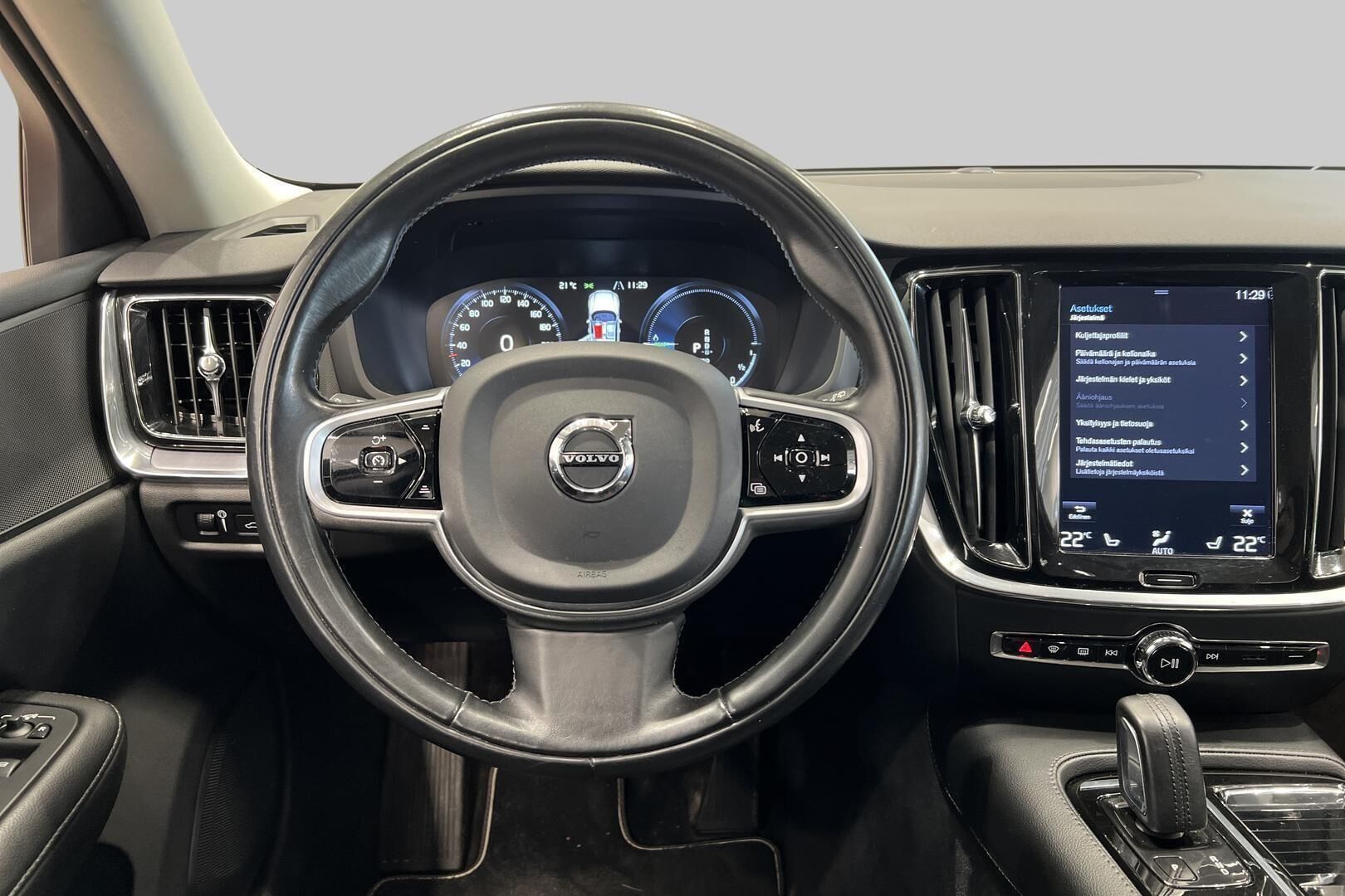 Volvo V60 iso kuva 31