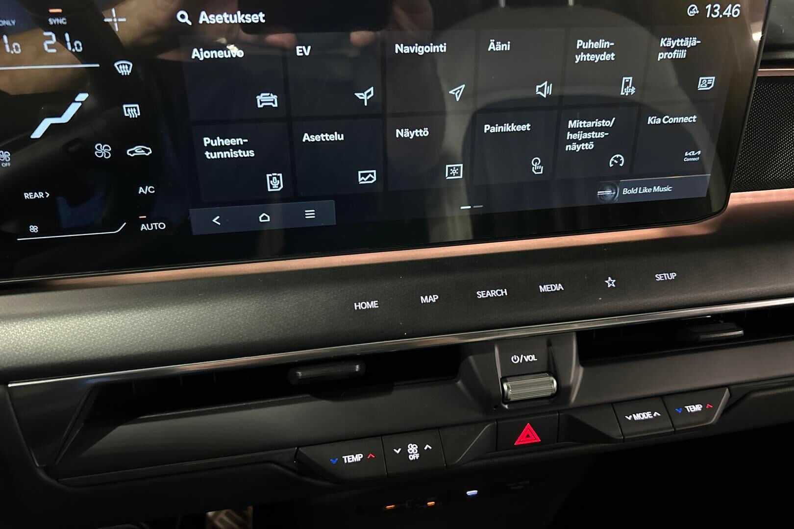 Kia EV9 iso kuva 15