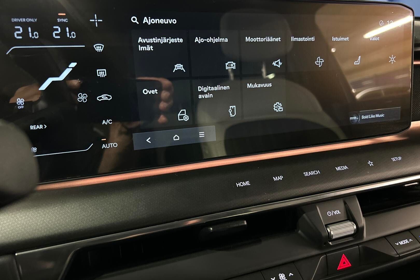 Kia EV9 iso kuva 38