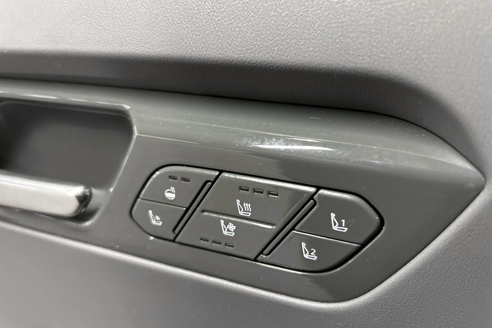 Kia EV9 iso kuva 24