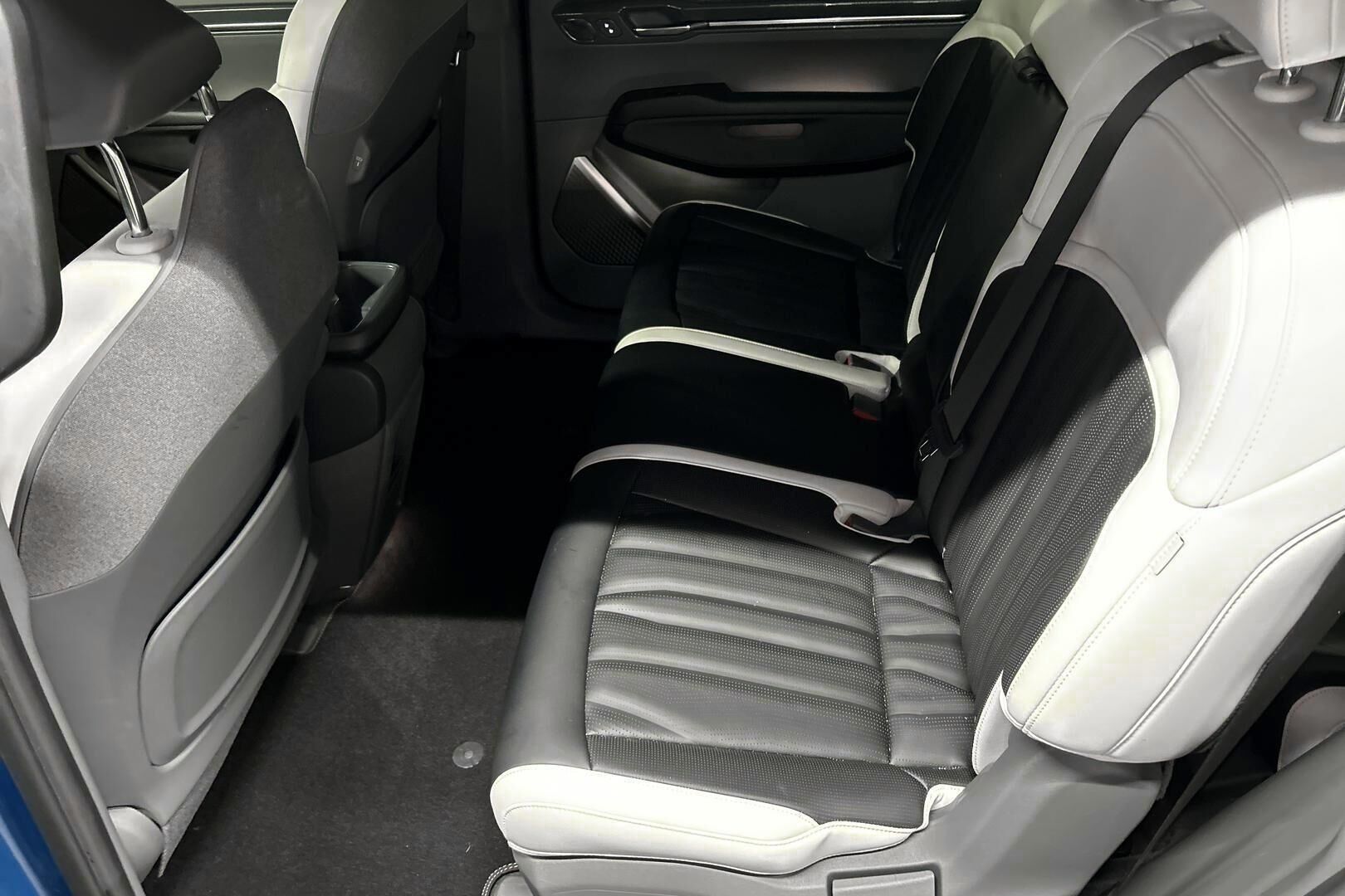Kia EV9 iso kuva 8