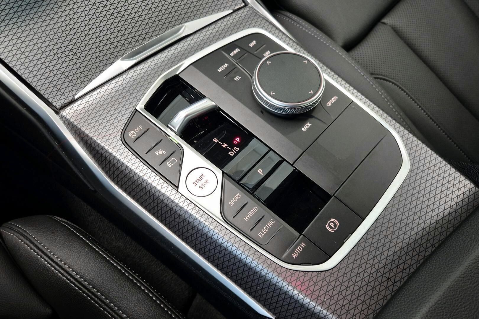BMW 3-sarja iso kuva 16