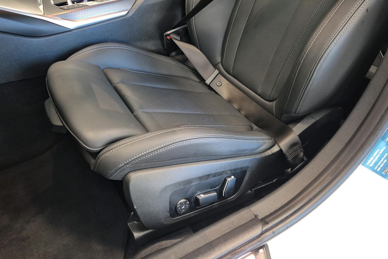 BMW 3-sarja iso kuva 22