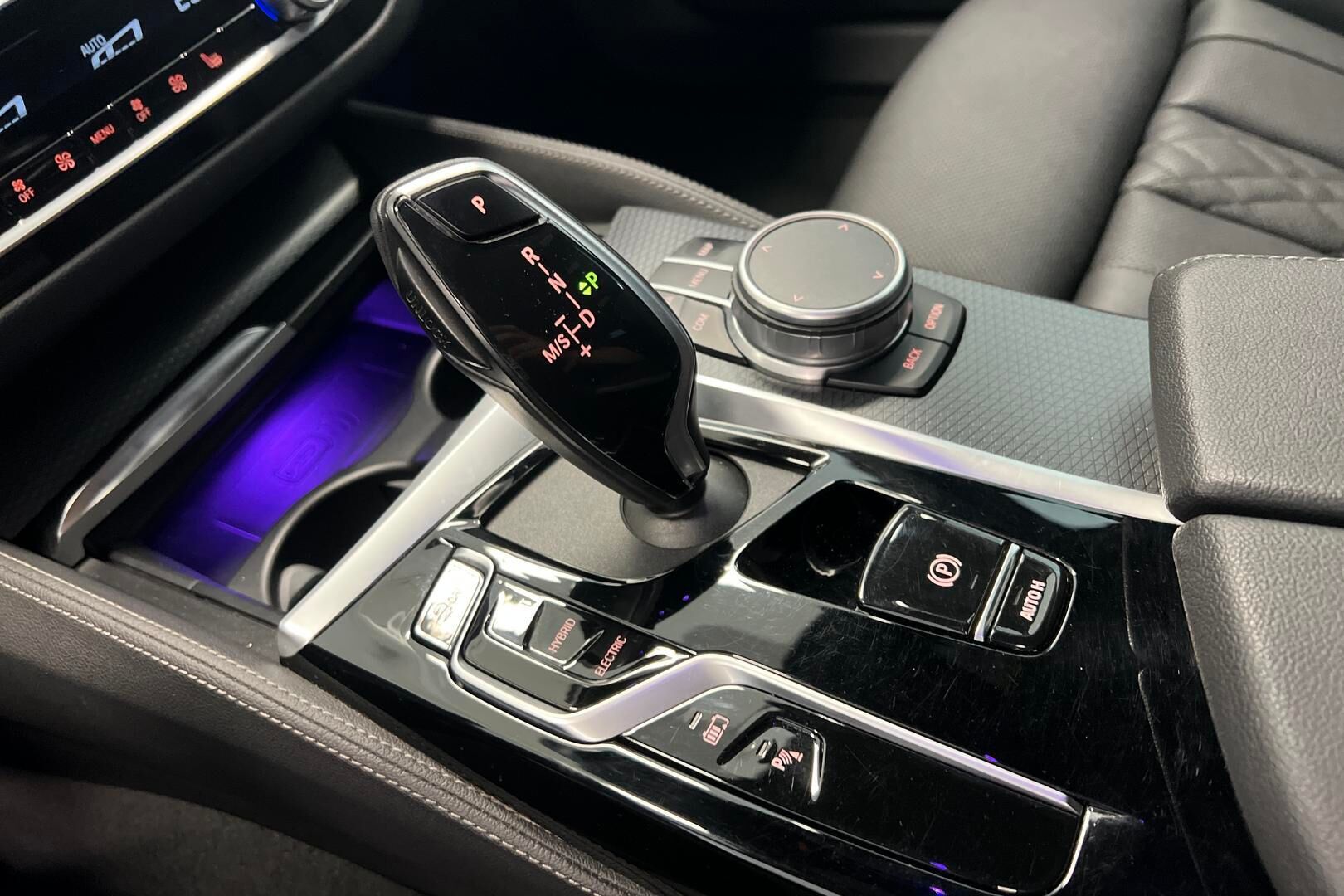 BMW 5-SARJA iso kuva 14