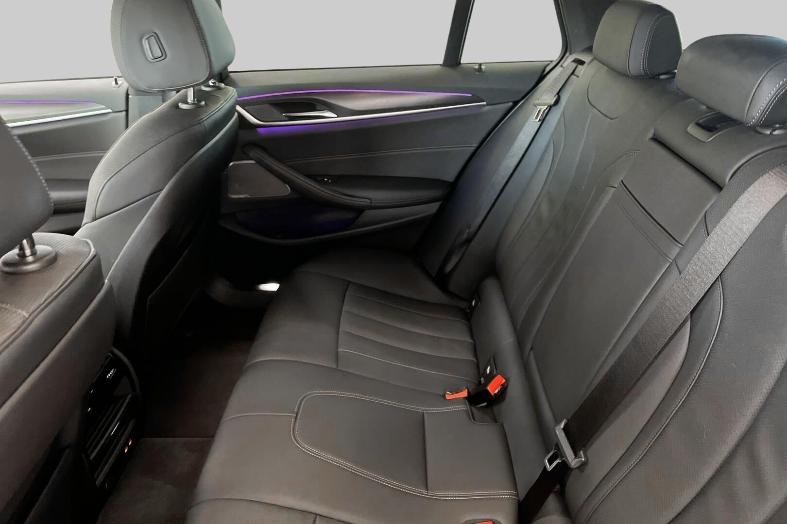 BMW 5-SARJA iso kuva 8