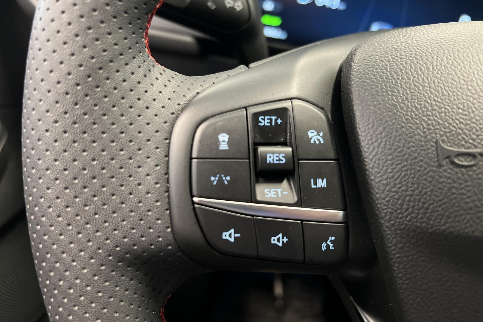 Ford Kuga iso kuva 17