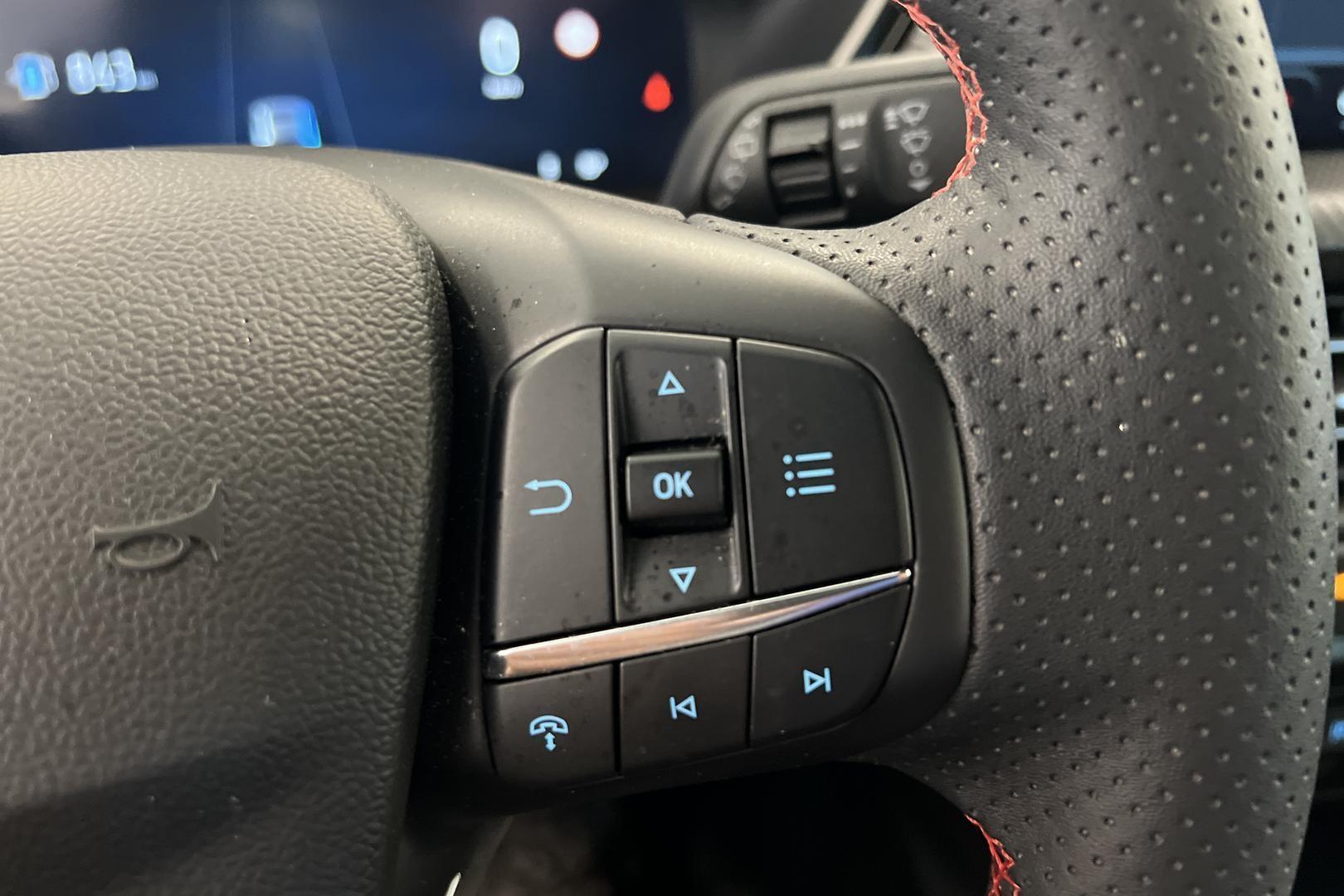 Ford Kuga iso kuva 18