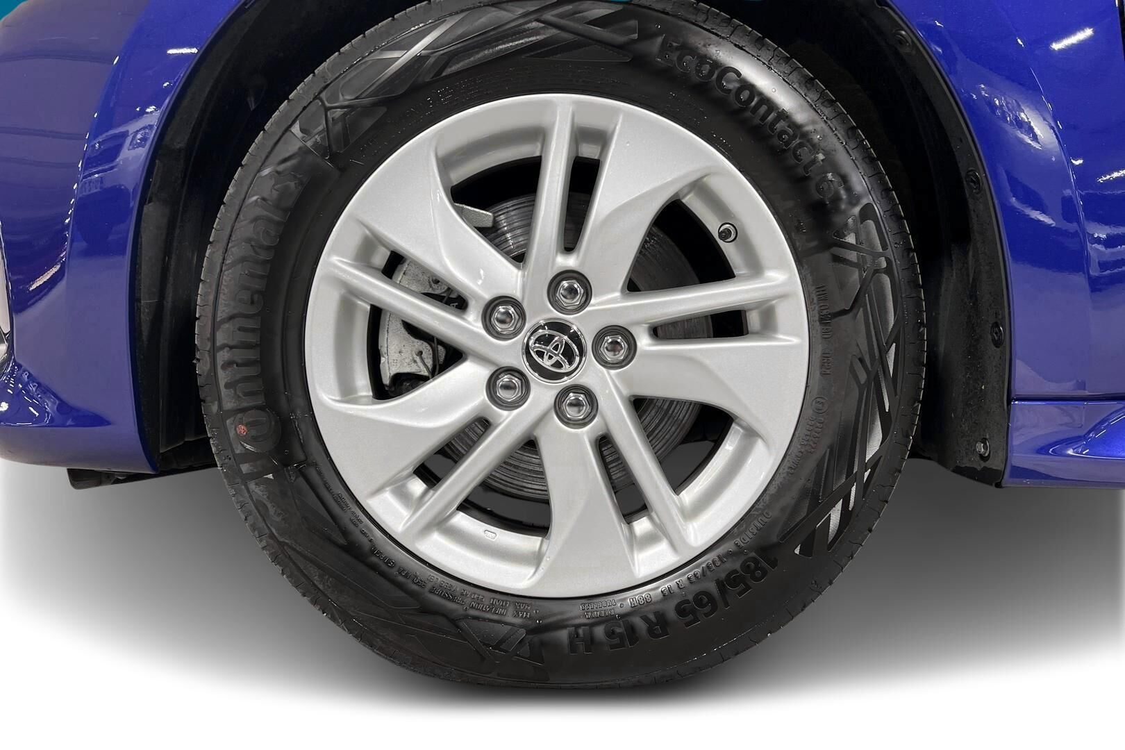 Toyota Yaris iso kuva 12