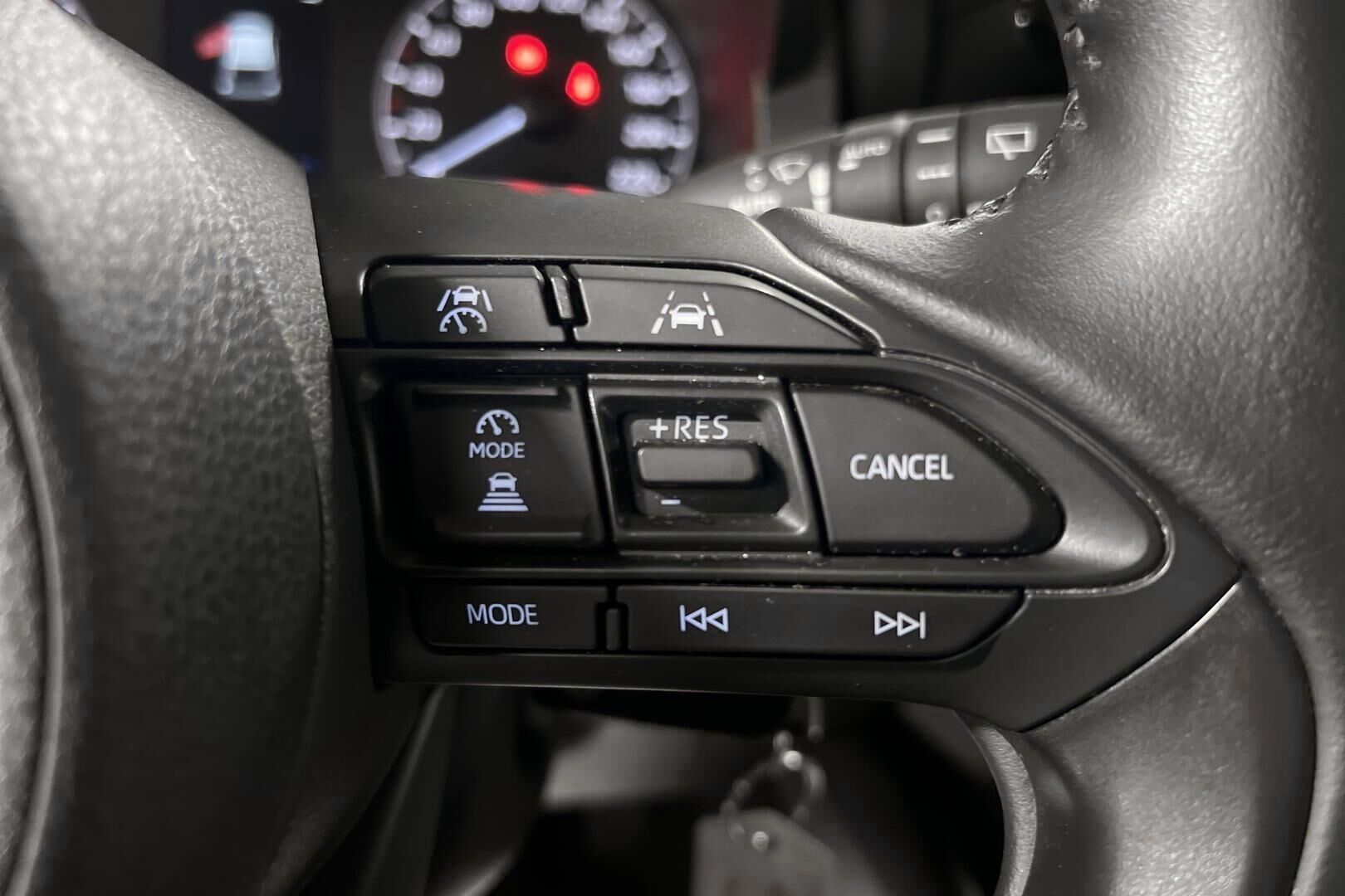 Toyota Yaris iso kuva 15
