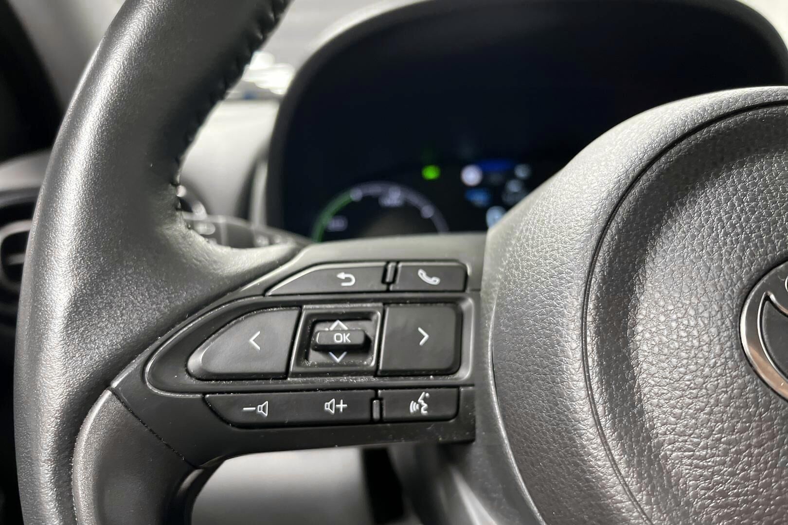 Toyota Yaris iso kuva 9