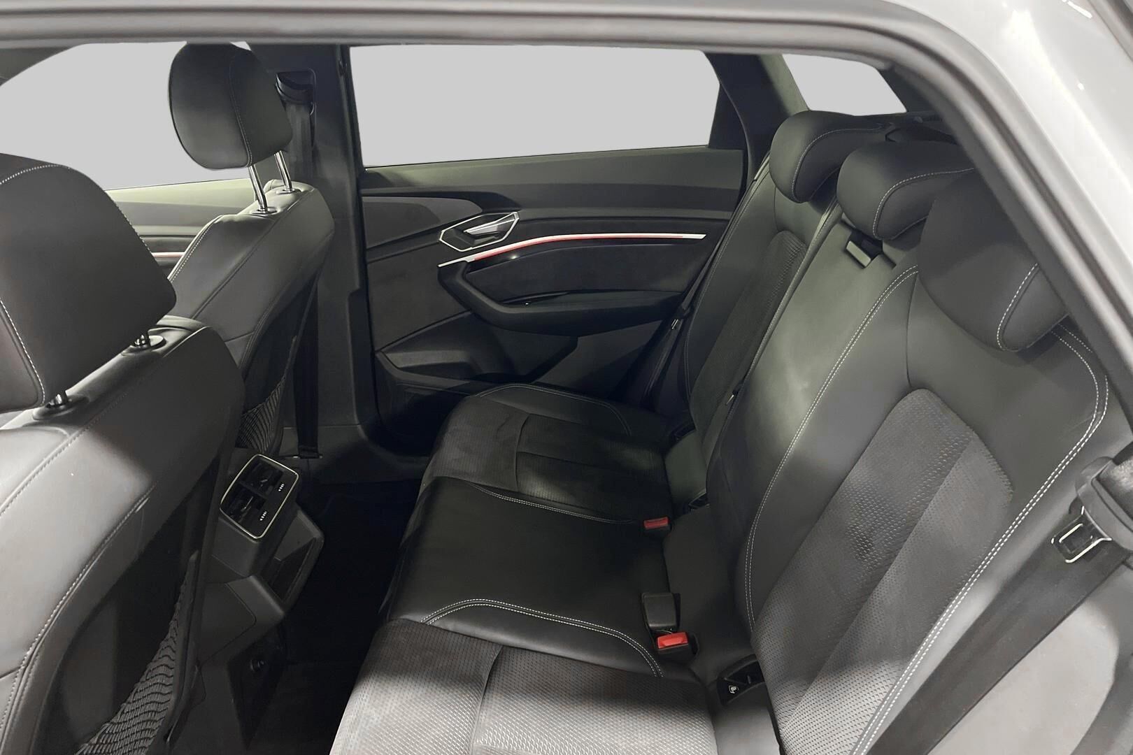 Audi e-tron iso kuva 25