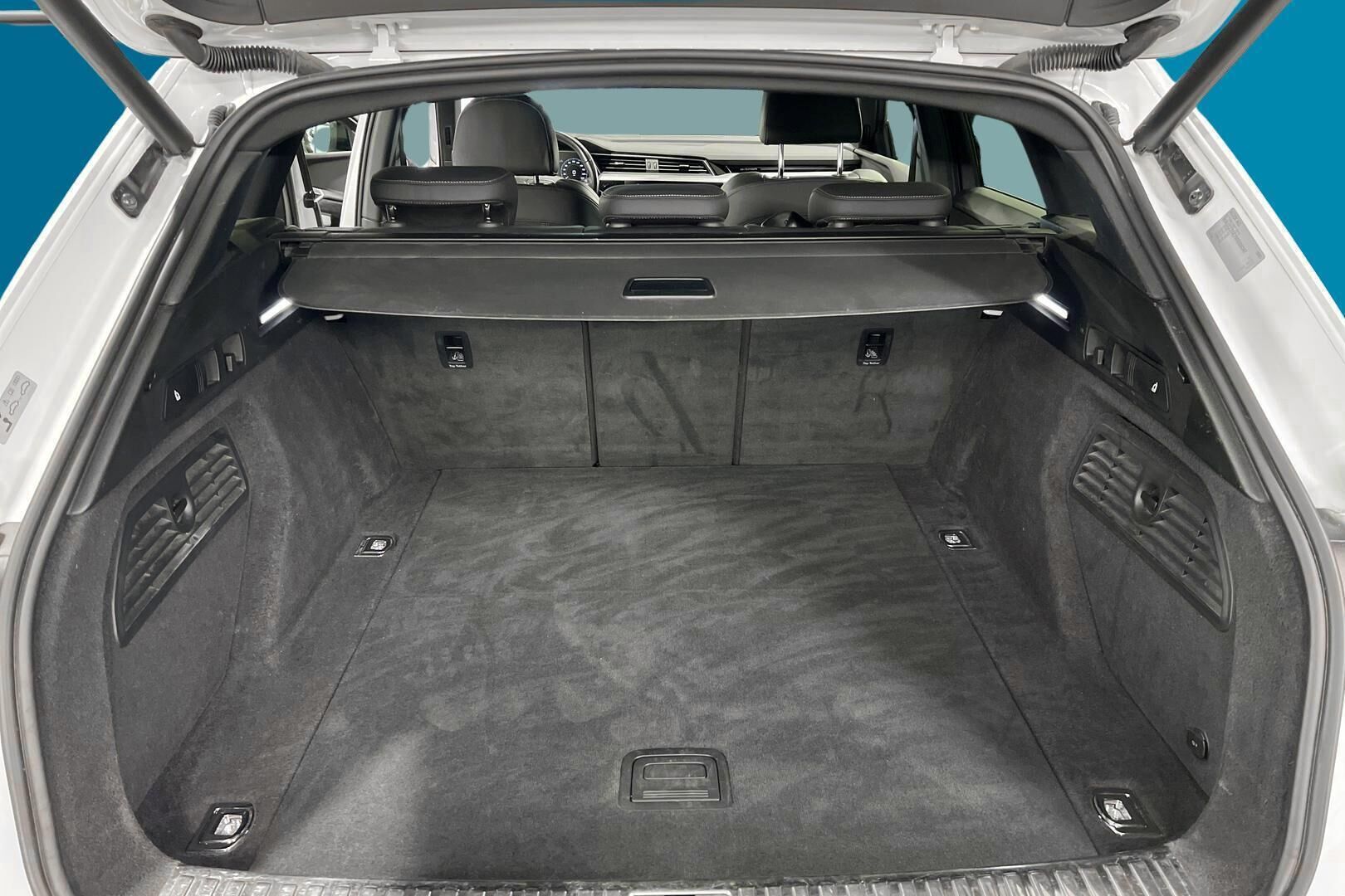 Audi e-tron iso kuva 10