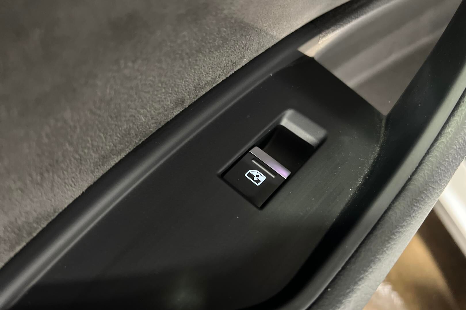 Audi e-tron iso kuva 14